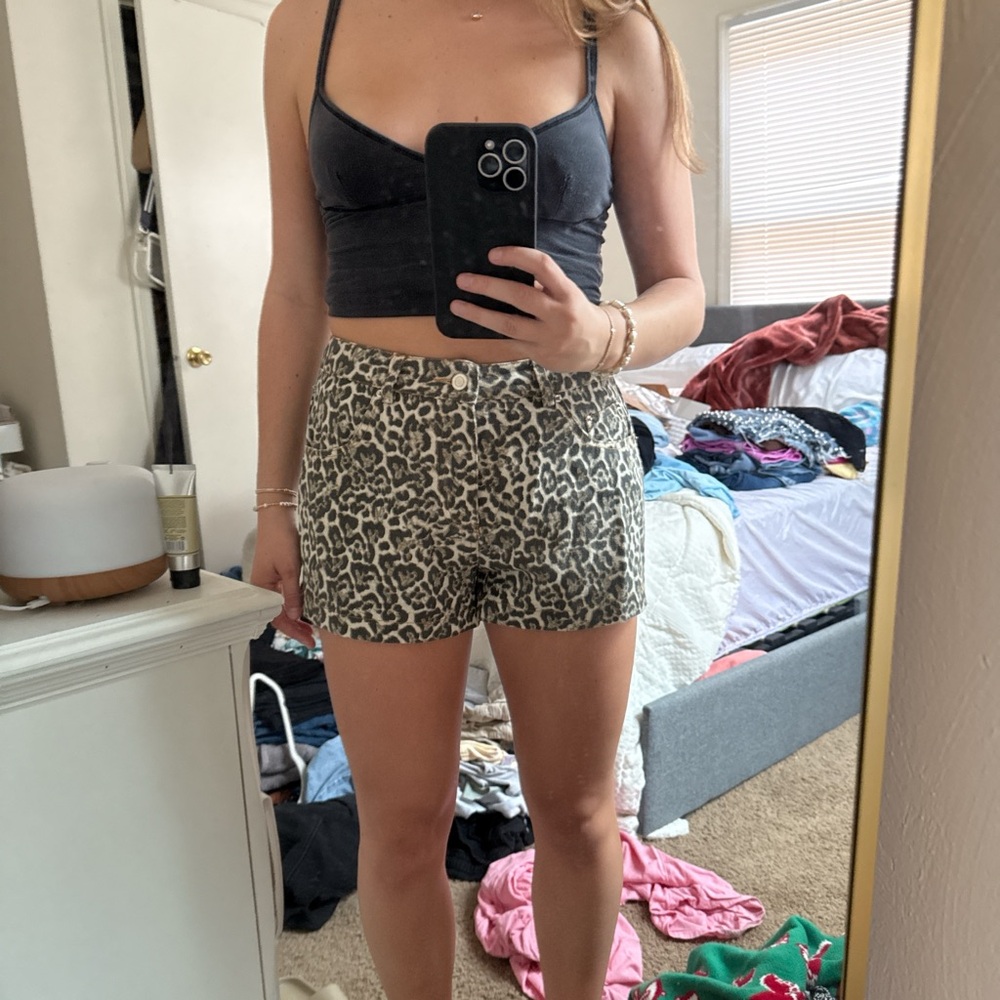 Signature8 High Waist Leopard Print Shorts